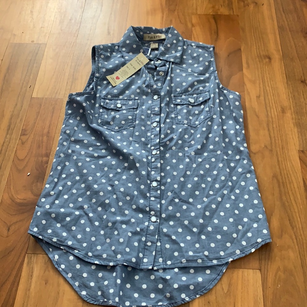 Pearl snap tank top with tags